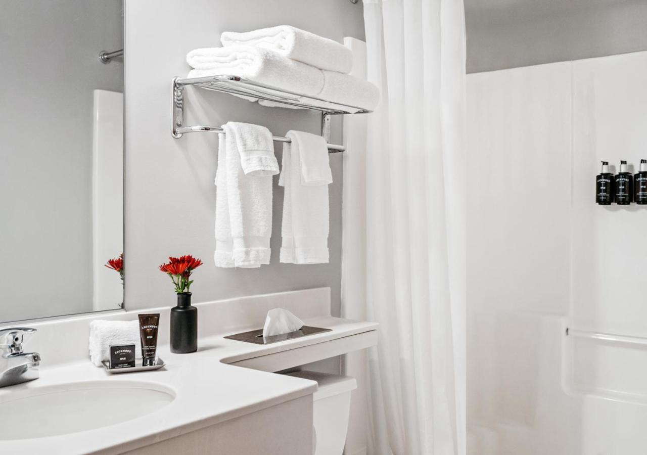 Hotel One75 Hamilton Extérieur photo
