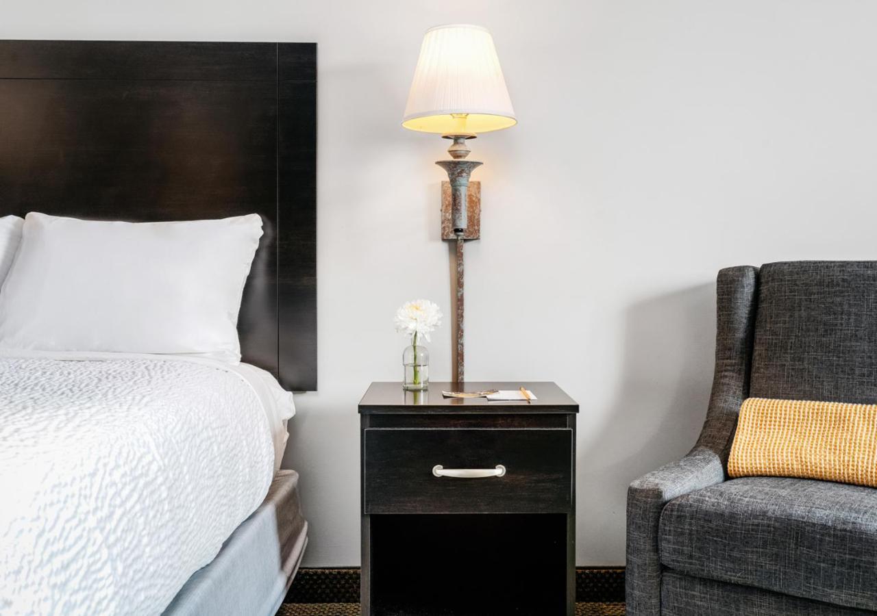 Hotel One75 Hamilton Extérieur photo